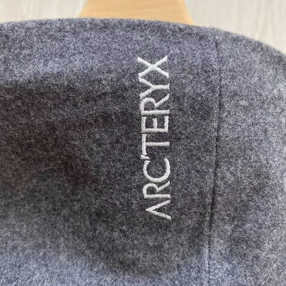 Arc'teryx Sawyer Wool Hoody in black, made with Merino wool.